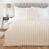Fairmont Ivory Luxury Faux Fur Throw (130cm x 200cm)