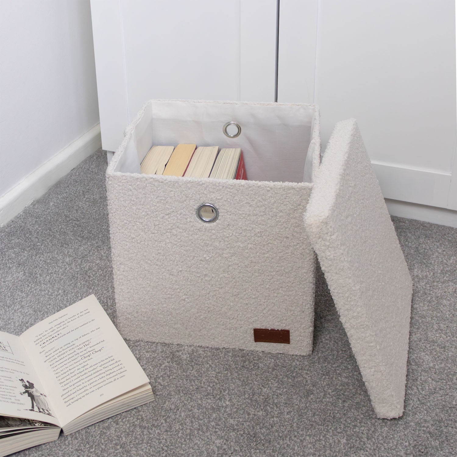 Shiro Boucle Fabric Cube Foldable Box with Lid