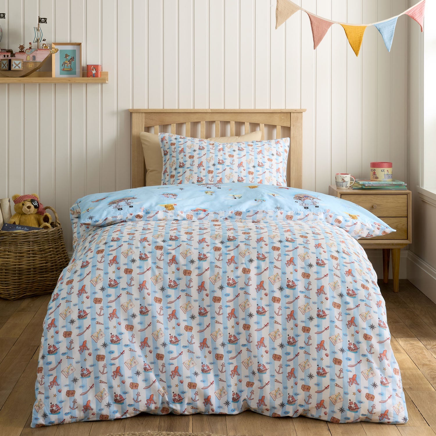 Belle & Boo Pirates Blue Reversible Cotton Duvet Set