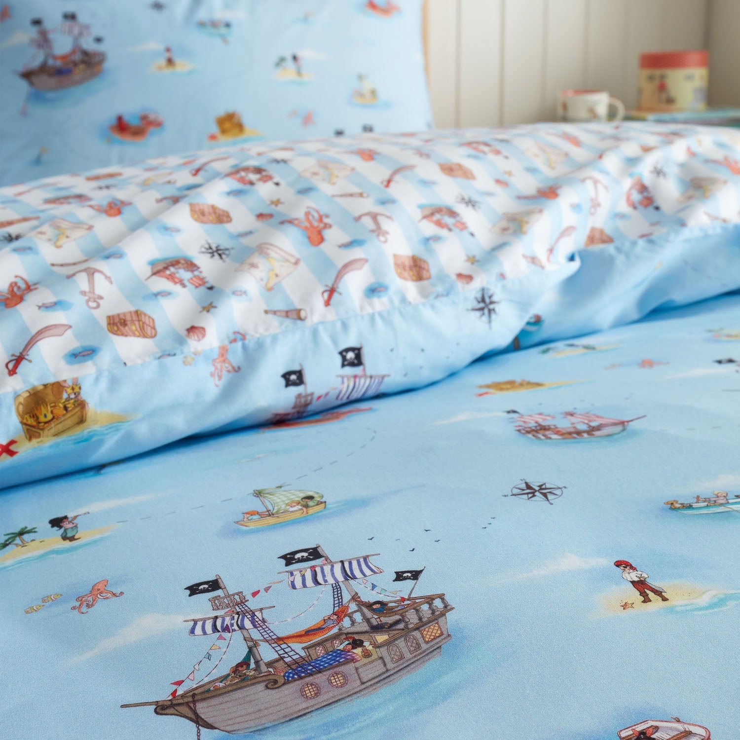 Belle & Boo Pirates Blue Reversible Cotton Duvet Set