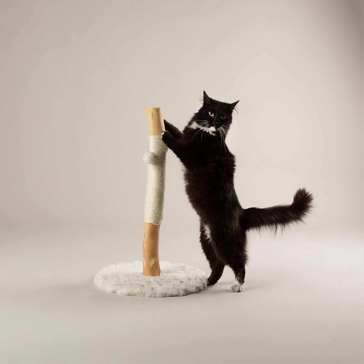 Scruffs Rockies Cream Cat Scratching Tree