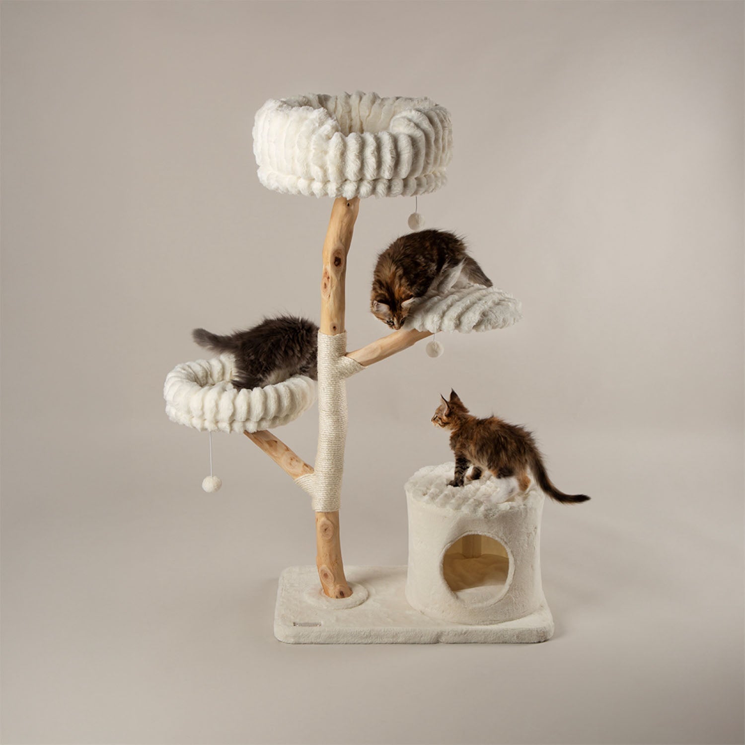 Scruffs Pyrenees Cream Cat Scratching Tree