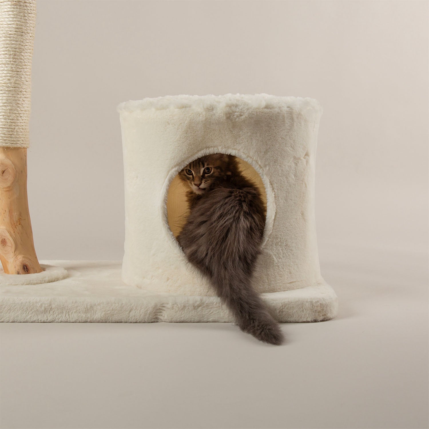 Scruffs Pyrenees Cream Cat Scratching Tree