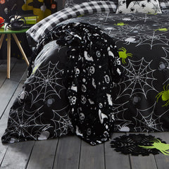 Boo Black Halloween Fleece Throw (120cm x 150cm)
