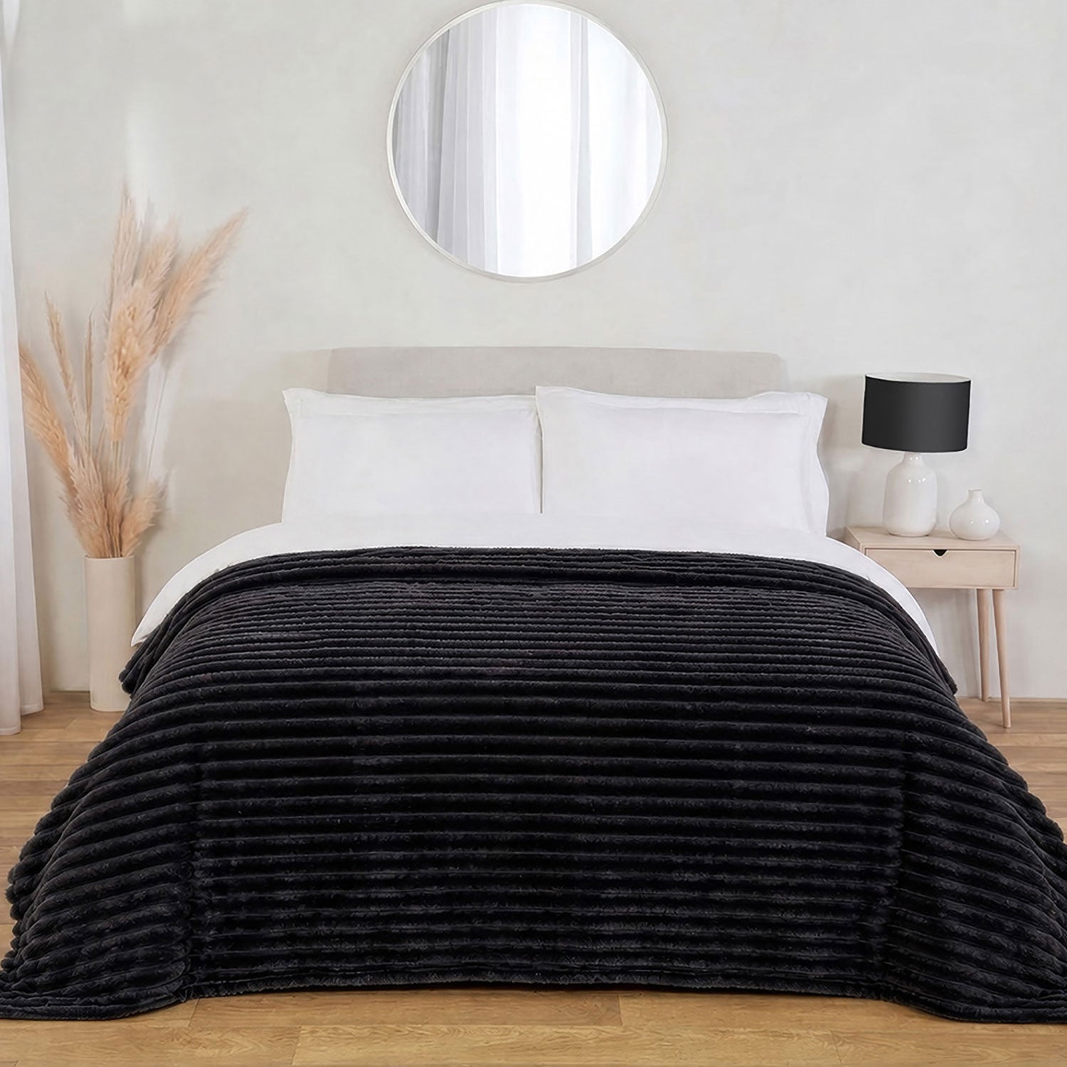 Dalton Black Extra Large Ribbed Fleece Throw (200cm x 240cm)