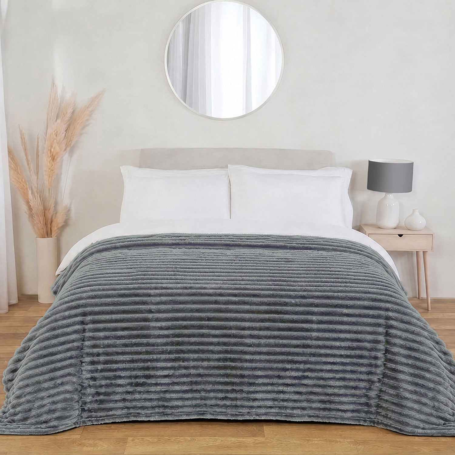 Dalton Grey Extra Large Ribbed Fleece Throw (200cm x 240cm)