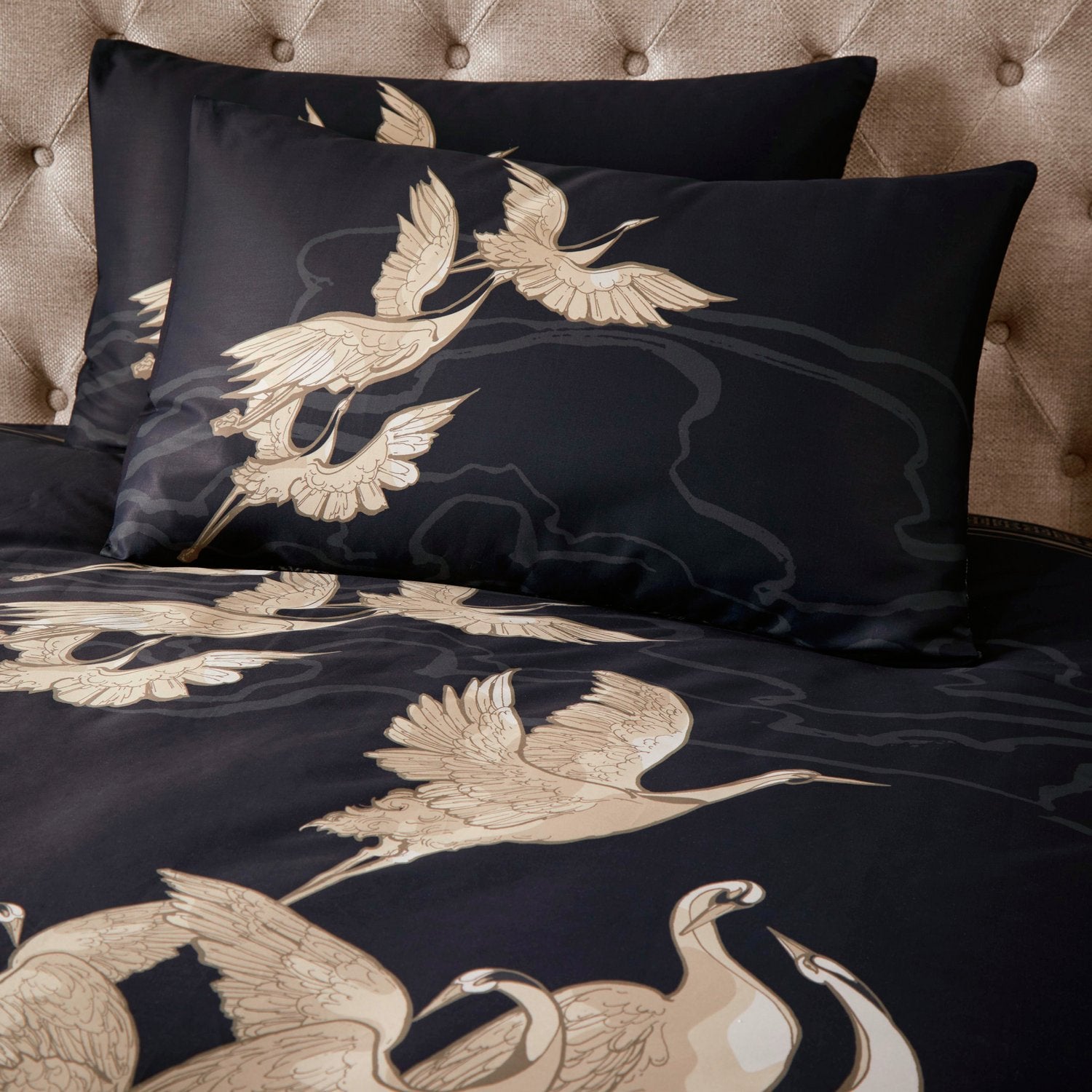 Laurence Llewelyn-Bowen Kireina Black/Gold 100% Cotton Duvet Set